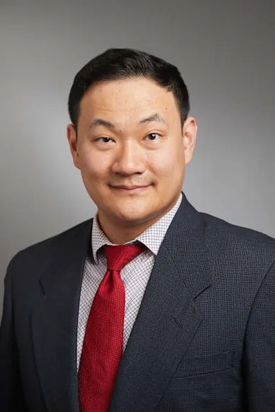 Portrait of Xuan Luo, MD