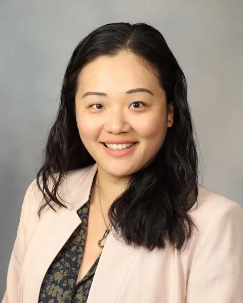 Portrait of Linda X. Yin, MD