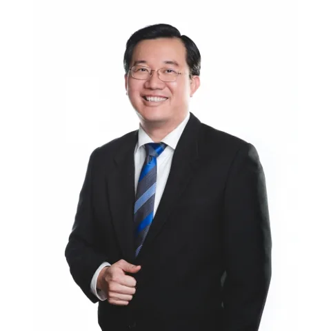 Portrait of Dr Chuah Chee Kheng