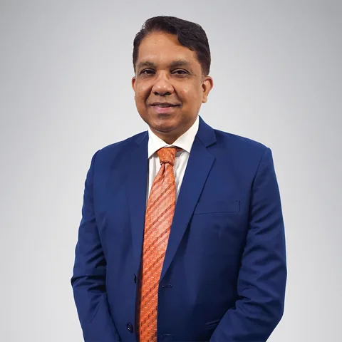 Portrait of Dr Jeremy Prakash
